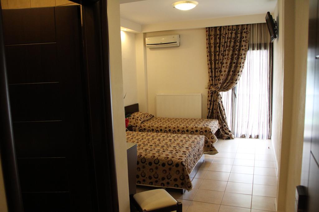 Paralía Viktoria Hotel חדר תמונה
