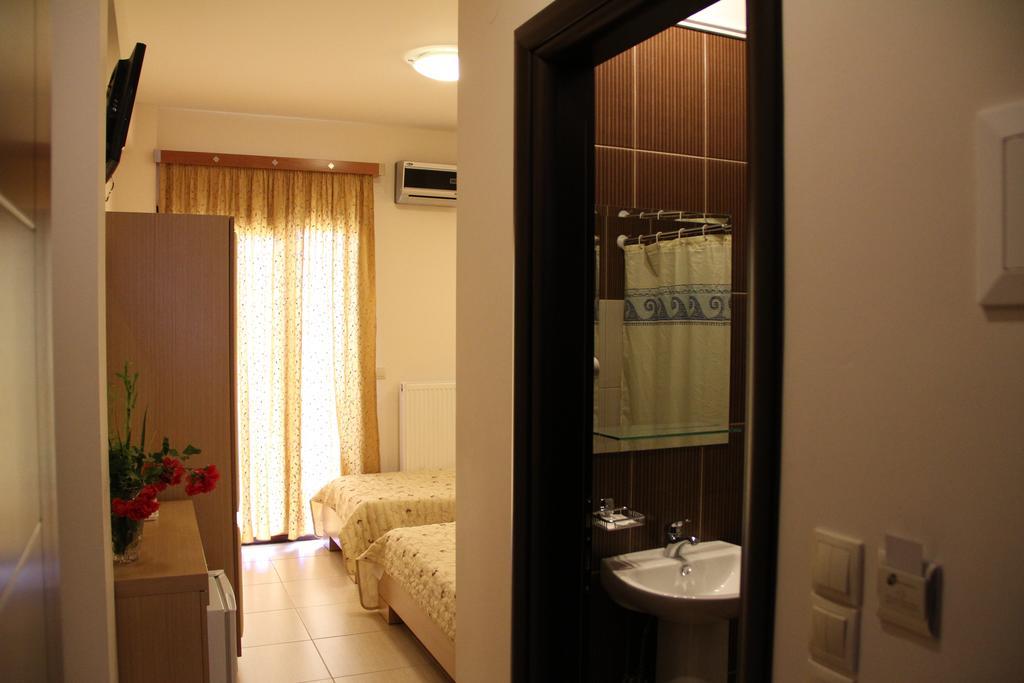 Paralía Viktoria Hotel חדר תמונה